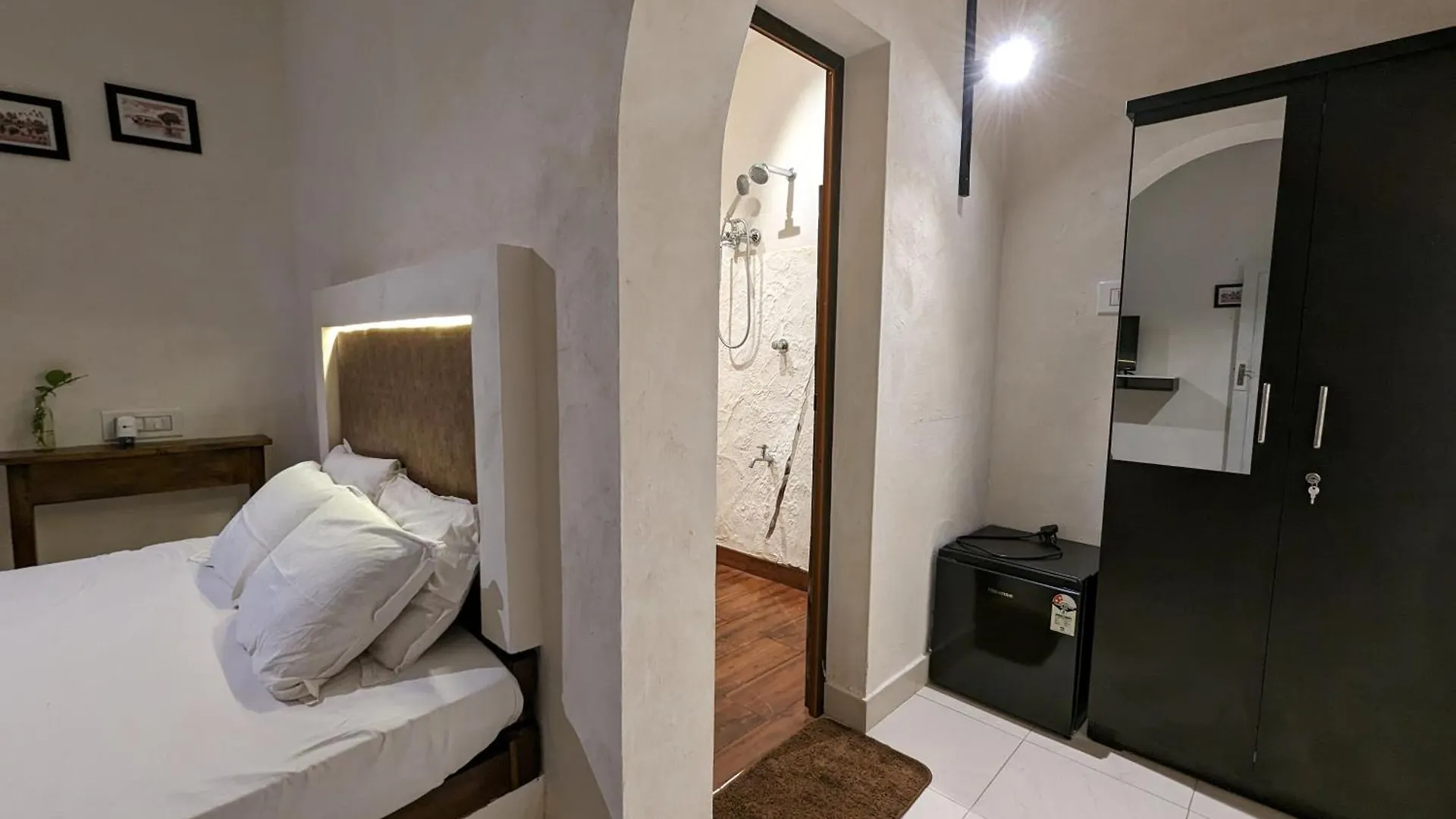 Hotel Satta Beach Deluxe Varkala
